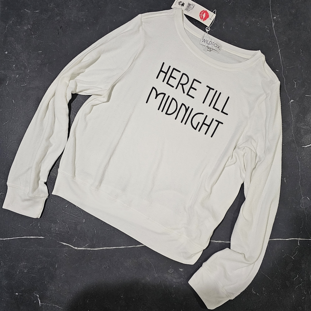 NWT WILDFOX Here Till Midnight White Cozy Sweater Large‎